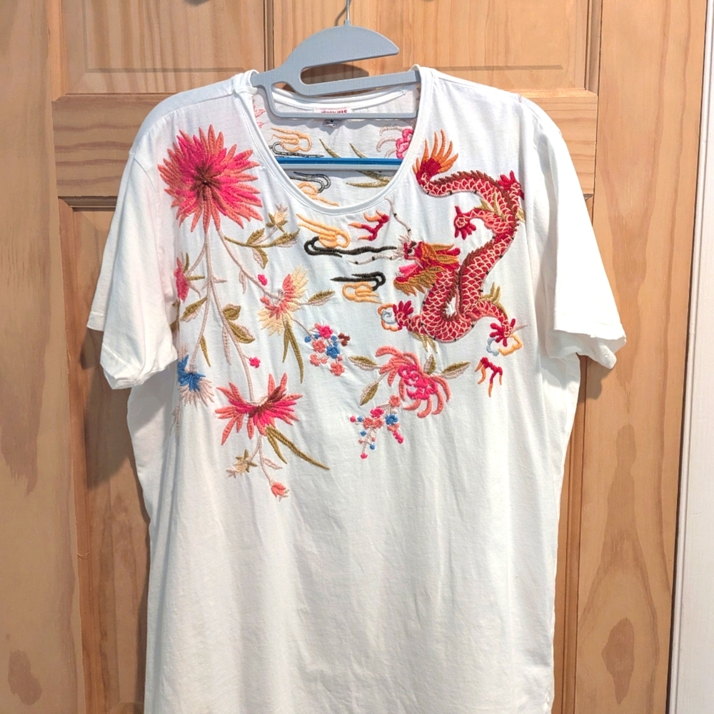Johnny Was Red and White Short Sleeve Tee with Dragon Design